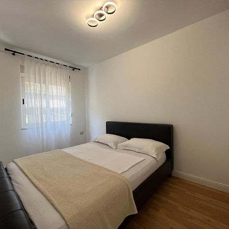 Ferienwohnung Lana Studio Tirana Exterior foto